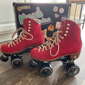 Moxi Lolly Rollerskates size 5 in Poppy